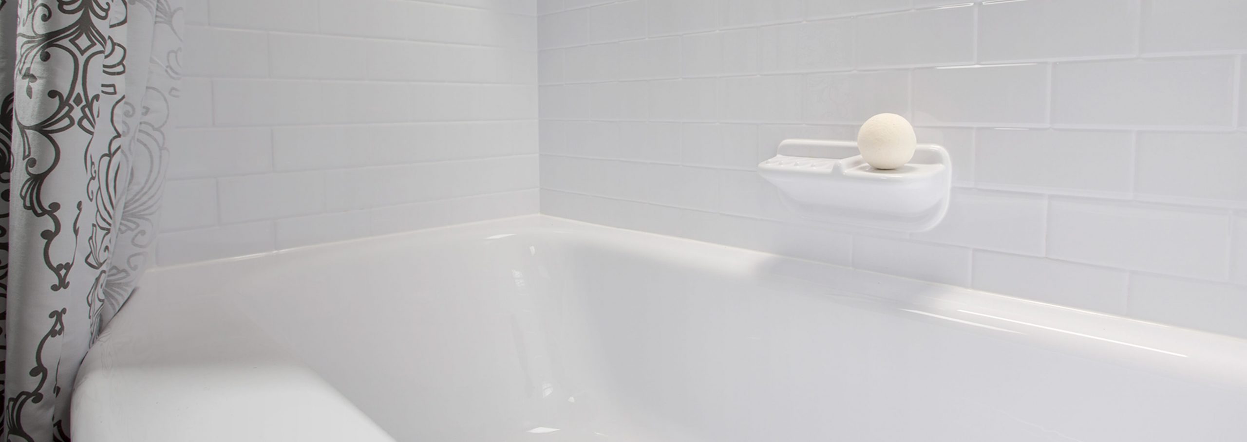 https://www.bathfitter.com/wp-content/uploads/2020/09/1960px-Bath-Accessories-Soap-Dish-2x-scaled.jpg